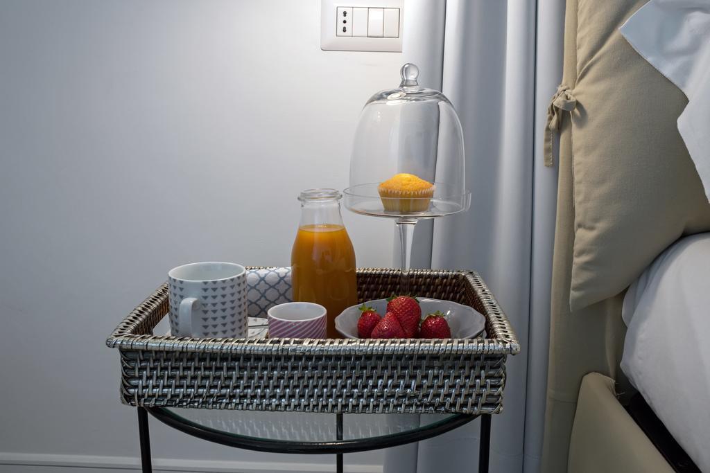 Starhost - Petit B&B ซาแลร์โน ภายนอก รูปภาพ